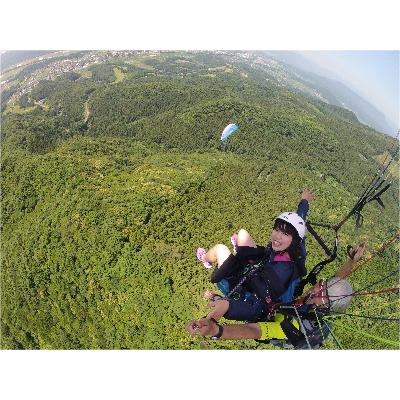 ふるさと納税 沼田市 風に乗り鳥の気持ちになる、パラグライダータンデムフライト体験お一人様チケット