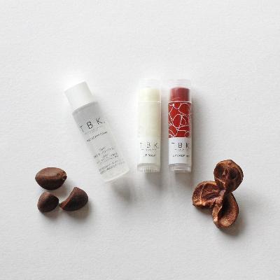 ふるさと納税 唐津市 椿油リップクリーム2種&amp;化粧水(ミニボトル)