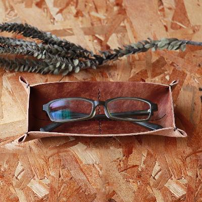 ふるさと納税 高槻市 [KAKURA]革トレイ ペン&amp;メガネ アンティークブラウン