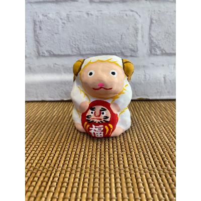 ふるさと納税 春日部市 達磨抱き未(ひつじ)手作り張子人形