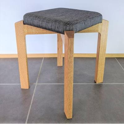 ふるさと納税 三芳町 木製スツール 木部ブラウン×座面ファブリックブラック