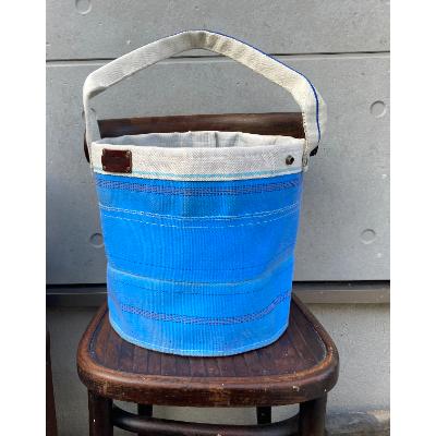 ふるさと納税 甲賀市 消防ホースアップサイクル[バケツ型バッグ]青系