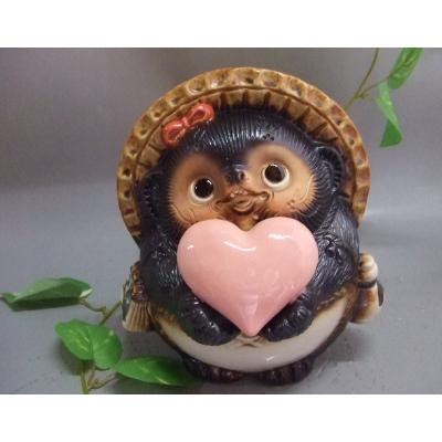 ふるさと納税 甲賀市 [信楽焼] ピンクのハートフル狸 たぬき女子 nta-003