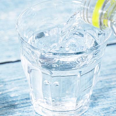 ふるさと納税 砺波市 い・ろ・は・す天然水(ラベルレス) 560mlPET24本 |  | 02