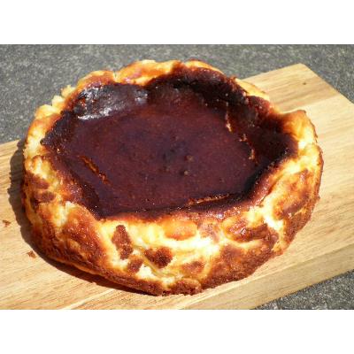 ふるさと納税 別府市 九州産クリームチーズたっぷりの素材にこだわったバスクチーズケーキ