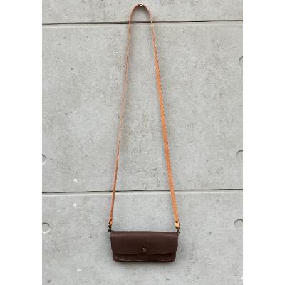 ふるさと納税 近江八幡市 [八幡レザー ]お財布ポシェット(ダークブラウン)