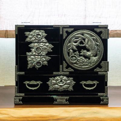 ふるさと納税 利府町 [錠前:彫金手打金具]仙台箪笥 片開小箪笥 黒呂漆塗り(お申込書返送後3〜8ヵ月程度でお届け)