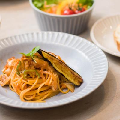 ふるさと納税 瑞浪市 【美濃焼/みずなみ焼】シックな北欧風食器 しのぎカレー\u0026パスタ皿2枚セット(ブルーグレー)山喜製陶の画像