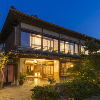 ふるさと納税 田原市 「和味の宿角上楼」の全館貸切宿泊券[一泊二食付き(30人まで利用可) 平日限定]