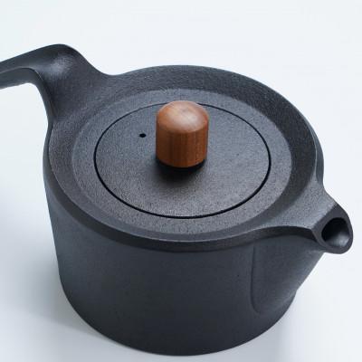 ふるさと納税 奥州市 南部鉄器 鉄瓶 スワローポット 0.6L IH調理器　及富作　伝統工芸品 [AK022] |  | 01