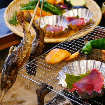 ふるさと納税 白山市 [貸切風呂利用付]デイユース5時間客室休憩&amp;いろり炭火ランチ日帰りプランペア利用券[金沢から1時間]