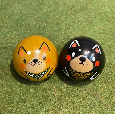 ふるさと納税 吉岡町 [こけしげのコケシ]コロこけし 干支 戌(いぬ) / 2個セット(茶・黒)