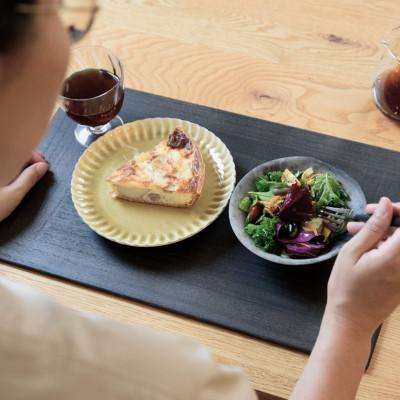 ふるさと納税 加茂市 【新潟県加茂市】お手入れ簡単・天然木ランチョンマット〈KIRI Place Mat ブラック2枚組〉の画像
