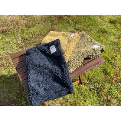 ふるさと納税 上牧町 冬キャンプ、アウトドアに!!　alberton社のsliva knit のネックウォーマー　ネイビー | 