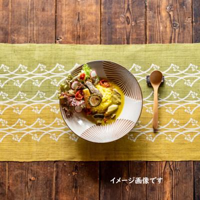 ふるさと納税 豊見城市 [ウージ染め]テーブルランナー30巾 ウージの穂 くがに(黄金)