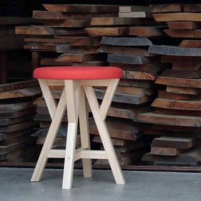 ふるさと納税 加茂市 オシャレな軽量スツール[KIRI branch stool クリア×オレンジ]桐製家具