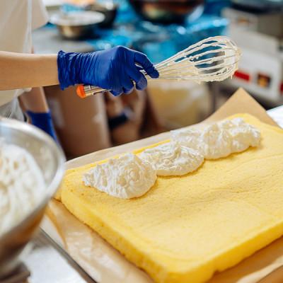 ふるさと納税 四万十町 【訳アリ】たまご農場直営スイーツ!こだわり卵のロールケーキ |  | 02