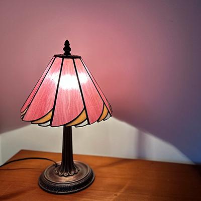 ふるさと納税 瀬戸市 Nijiiro Lamp のステンドグラスのテーブルランプ カトレア ピンク