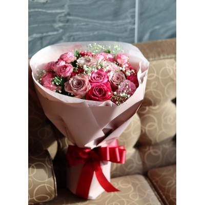 ふるさと納税 長崎市 バイヤーお勧め!!美しいバラのオールラウンド花束(ピンク系)