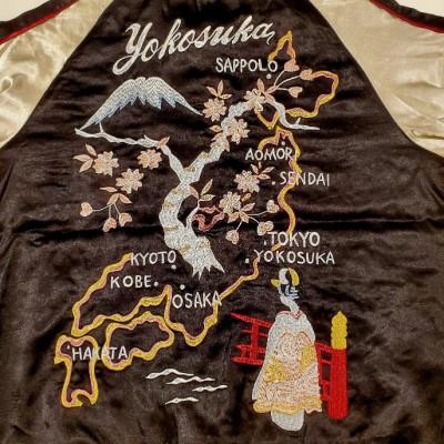 ふるさと納税 横須賀市 日本地図と舞妓柄刺繍スカジャンLサイズ