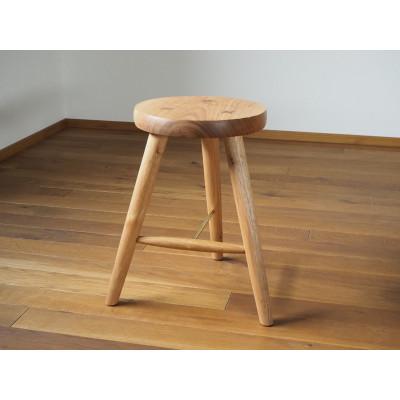 ふるさと納税 川越市 [UMEBACHI FURNITURE] まる座スツール 3本脚 国産クルミ材[申込後生産]