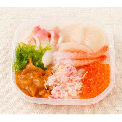 ふるさと納税 北見市 プレミアム6色 海鮮丼 5食セット 【ズワイガニ、ウニ、いくら、ホタテ、エビ、ホッキ】北見市加工 |  | 01