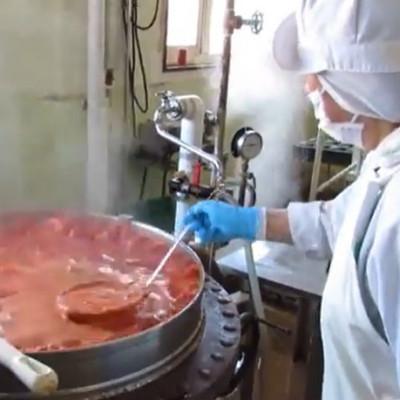 ふるさと納税 旭川市 (株)谷口農場 トマトジュース「ゆうきくん」10缶セット_03643 |  | 02