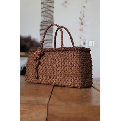 ふるさと納税 鶴岡市 [3年待ち]山葡萄 みつ編みバッグ(横長Lタイプ)ポケット4個付、バッグチャーム付き