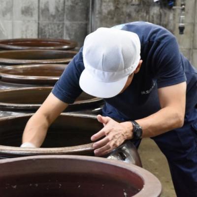 ふるさと納税 西原町 伝統技術×先端技術「琉球大学の泡盛30度 R217」500ml×1本 |  | 03