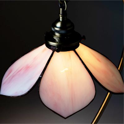 ふるさと納税 瀬戸市 Nijiiro Lamp のステンドグラスのテーブルランプ