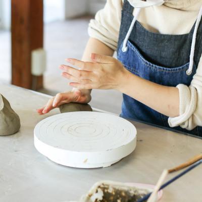 ふるさと納税 甲賀市 信楽焼 Ogama 陶芸体験[手びねり・タタラコース] (1名様分)