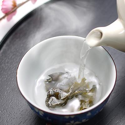 ふるさと納税 岡垣町 乾燥めかぶ(2袋セット[めかぶ茶1袋、めかぶフレーク1袋])(岡垣町)