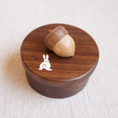 ふるさと納税 北上市 貝象嵌 どんぐりの小箱(うさぎ)どんぐり型の持ち手がかわいい木製の小箱[夢工房]