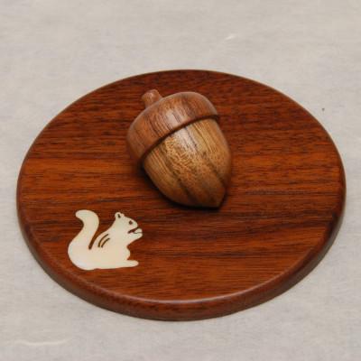 ふるさと納税 北上市 貝象嵌どんぐりのふた(りす・ウォールナット)どんぐり型の持ち手が可愛い木製カップカバー1個[夢工房]