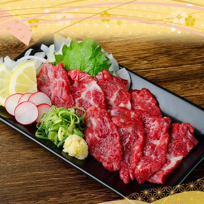 ふるさと納税 八代市 [馬刺し]熊本直送 ブロック 霜降り(トロ) 300g(八代市)