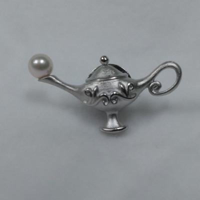 ふるさと納税 鳥羽市 伊勢志摩あこや本真珠ブローチピン・魔法のランプSV製80-13