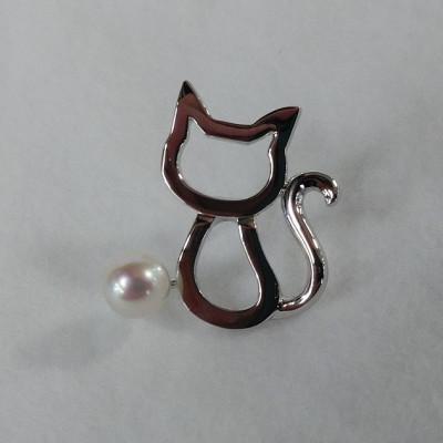 ふるさと納税 鳥羽市 伊勢志摩あこや本真珠ブローチピン・ニャンコSV製70-16