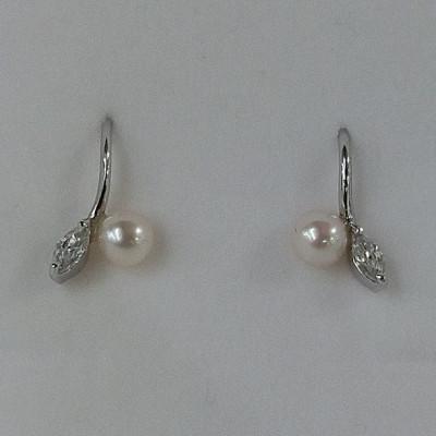 ふるさと納税 鳥羽市 伊勢志摩あこや本真珠ピアスSV製フック(F03)マーキス40-31