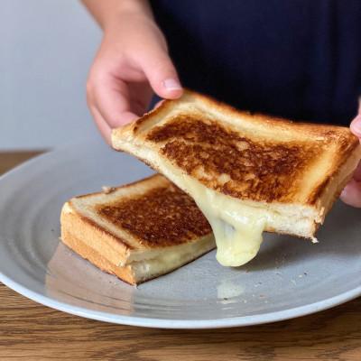 ふるさと納税 松山市 [冷凍]温めて食べるトーストサンド(グリルドチーズトースト)10枚セット