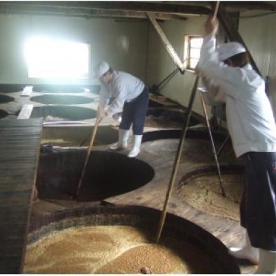 ふるさと納税 大崎上島町 【岡本醤油醸造場】純国産の濃口醤油(本仕込み熟成2年醤油)1L×2本の画像