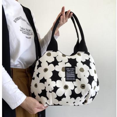 ふるさと納税 魚津市 スマホをサッと取り出せる・丸い形のコロンバック(ホワイトフラワー)