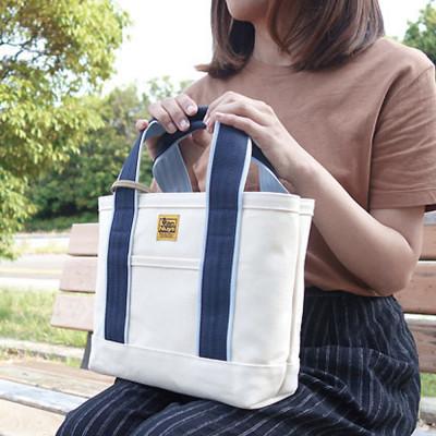 ふるさと納税 松茂町 VanNuys スタッフオーダートート/Mikaモデル(生成×ネイビー)の画像