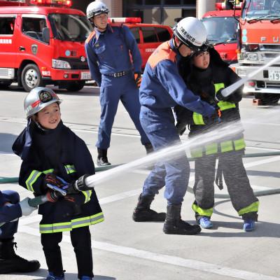 ふるさと納税 富田林市 [2026年3月21日(土)開催分]消防士体験チャレンジ&amp;はしご車搭乗体験