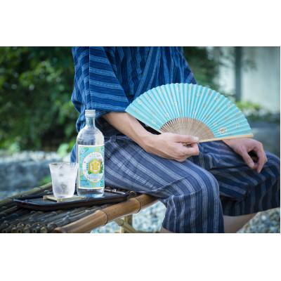 ふるさと納税 四日市市 キンミヤギフトセット(25%キンミヤ焼酎720ml×2本・オリジナル扇子×1本・パンフレット×1冊) |  | 03