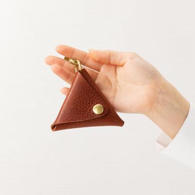 ふるさと納税 雲南市 総手縫いで仕立てた 本革のコインケース三角型(チョコ)