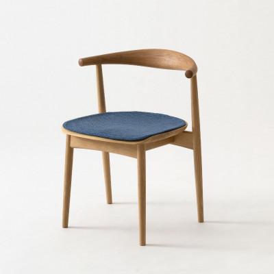 ふるさと納税 飛騨市 [飛騨の家具] HIDA KURINOKI セミアームチェア 専用シート付 飛騨市産材仕様
