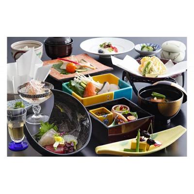 ふるさと納税 名張市 自然に包まれた天然温泉と純和風造りの閑静な佇まいの一軒宿リフレッシュペア宿泊券