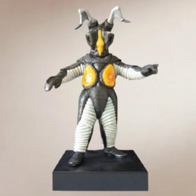 ふるさと納税 高石市 宇宙恐竜ゼットン(イルミネーション発光&amp;音声ギミック搭載)GK完成品 ソフトビニール製塗装済完成品