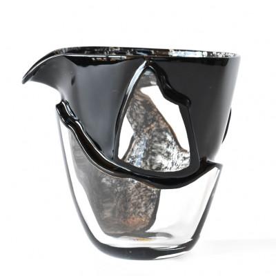 ふるさと納税 弥富市 漆とガラス破片が融合した酒器[包-TsuTsuMu-]片口 / 黒銀