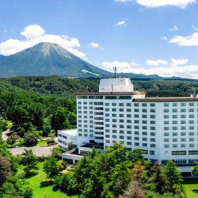 ふるさと納税 伯耆町 鳥取県・大山[平日限定]メルキュール鳥取大山リゾート&amp;スパ1泊2食オールインクルーシブ宿泊ペア招待券